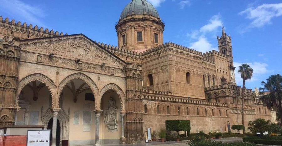 Palermo: Markets and Monuments City Center Walking Tour - Capo Market: Palermo at street level