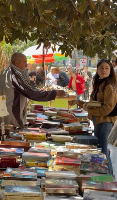 Palermo: Sunday Markets Walk with sweet break - Piazza Marina and the vintage market