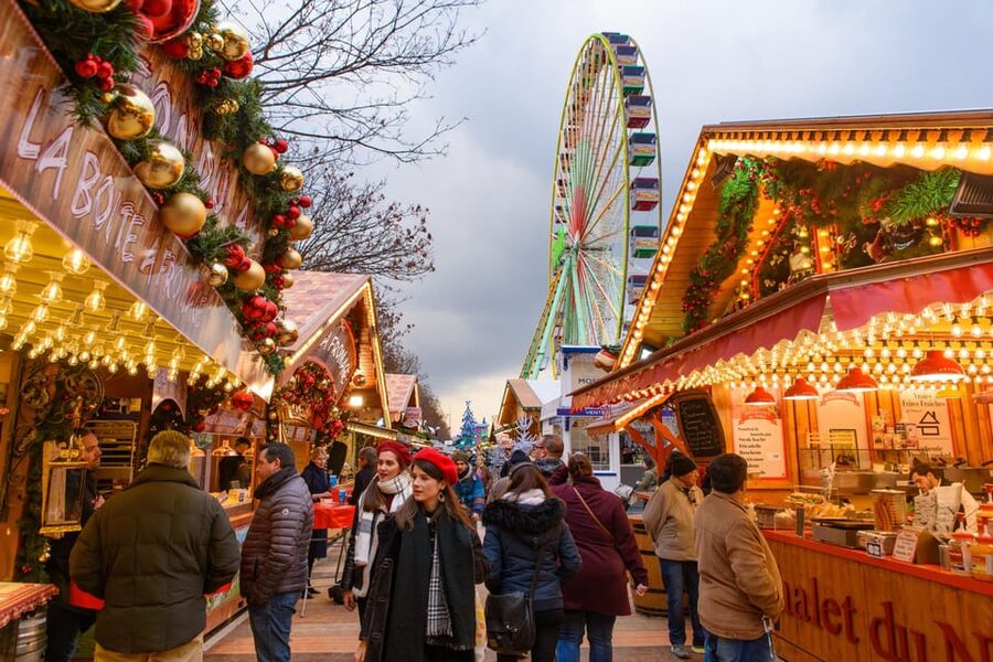 Paris: Christmas Market Guided at Notre Dame & Food Tasting - Starting Beside Notre-Dame