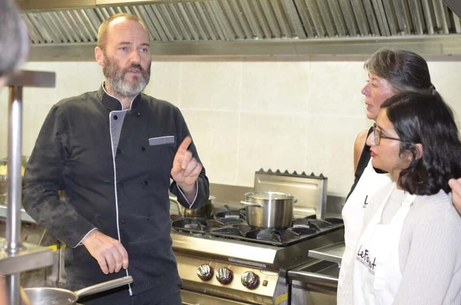 Paris: Evening Cooking Class with Optional Market Visit - Shopping for ingredients in the Latin Quarter
