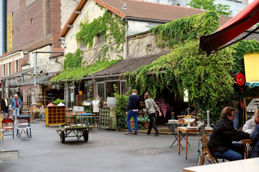 Paris: Flea Market Insider's Tour in Extra-Small Group - Learning to bargain in Parisian style