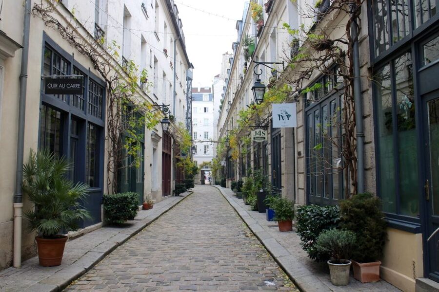 Paris: Food Market Tour in Bastille - Local conversation is the real value