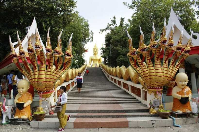 Pattaya: Buddha, Floating Market, Gems Museum Tour & Lunch - Pattaya Floating Market brings local color, with a time warning