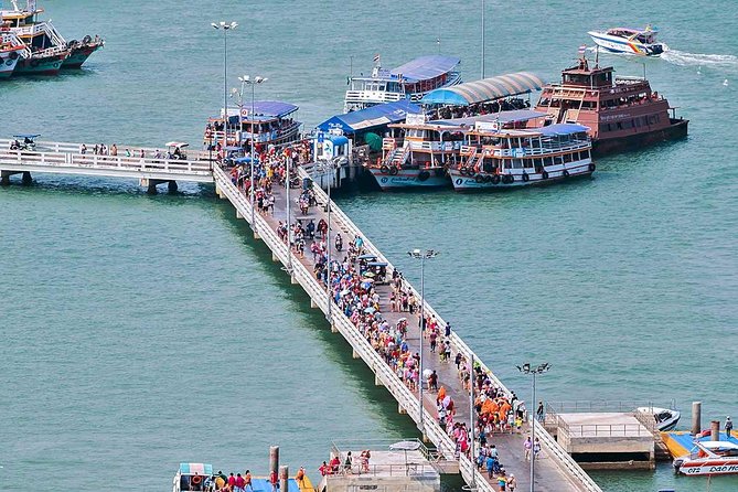 Pattaya Viewpoint, Big Buddha & Floating Market with Lunch - Lunch and the Pattaya Floating Market