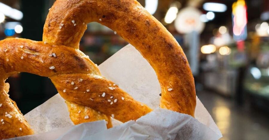 Philadelphia: Reading Terminal Market Walking Tour - The first bite: a Philly-famous pretzel