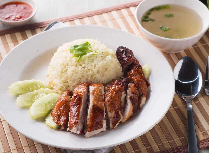 Phnom Penh: Morning Foodie, Market Walking & Street Art Tour - Why this food tour works well in Phnom Penh