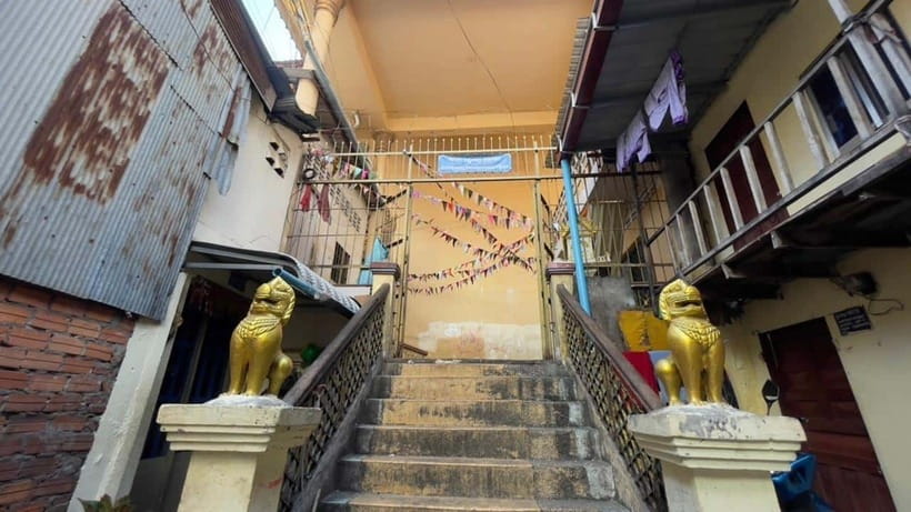 Phnom Phnom: Local Market & Culture Walking of City Tour - Heat, Timing, and Practical Preparation