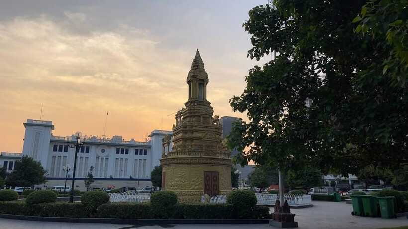 Phnom Phnom: Local Market & Culture Walking of City Tour - What the $19 Price Really Covers