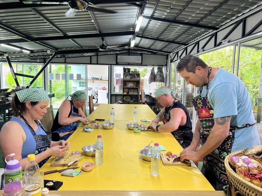 Phuket: Thai Cooking Class with Market Tour - Tropical fruit tasting and a garden walk