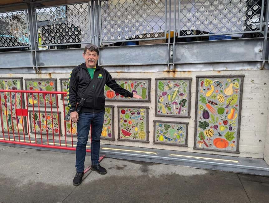 Pike Place Market: Meet the Market - Food and Fun Tour - Passageways, slopes, and the real walking effort