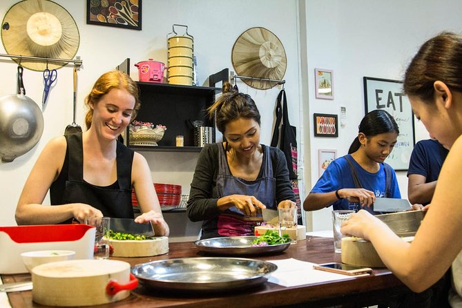 Pink Chili - Thai Cooking Class and Market Tour in Bangkok - How the teaching style affects your experience