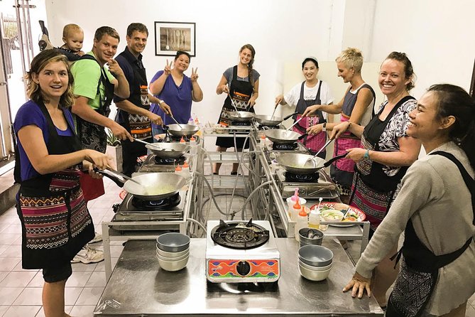 Pink Chili - Thai Cooking Class and Market Tour in Bangkok - Getting there from central Bangkok