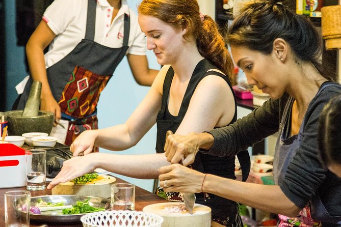 Pink Chili - Thai Cooking Class and Market Tour in Bangkok - Best for families, first-time cooks, and food-minded visitors