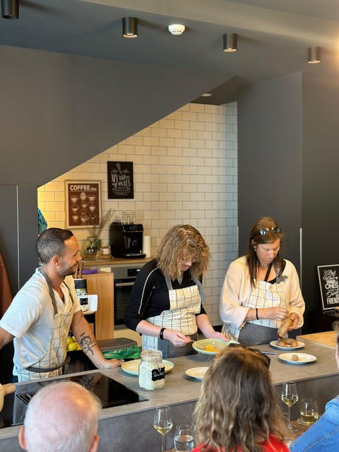 Porto: Local Market Tour & Cooking Class/Showcooking - What the kitchen session really offers