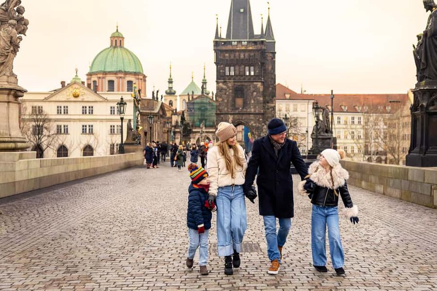 Prague: Christmas/Easter Markets Tour with Photoshoot - Christmas focus, with an Easter question