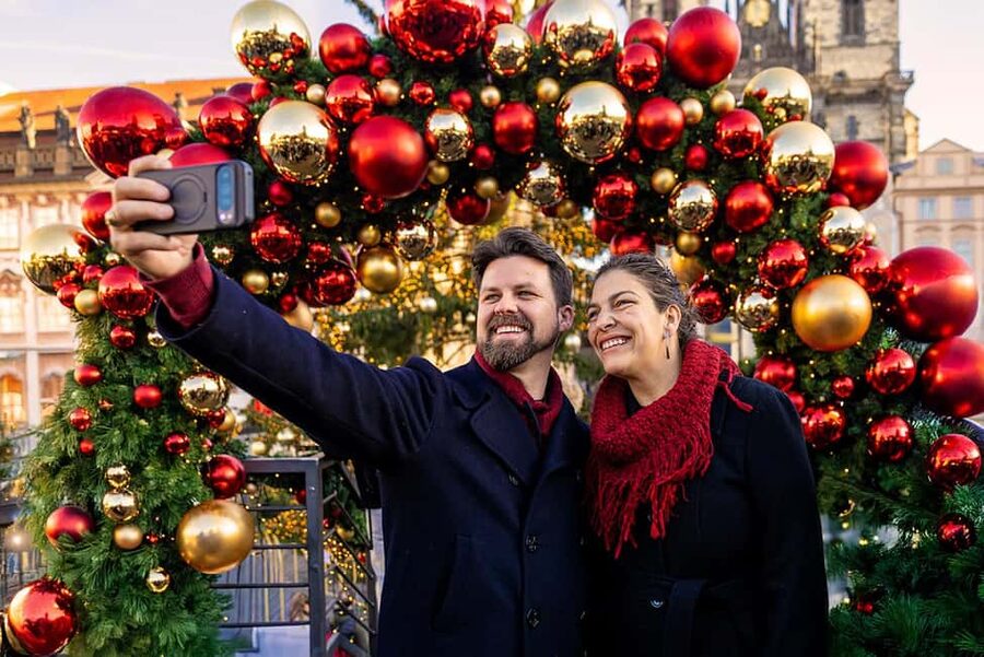 Prague: Christmas/Easter Markets Tour with Photoshoot - Czech Christmas customs beyond the market stalls