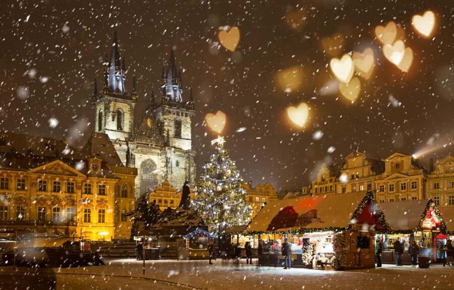 Prague: Private Christmas Markets and Landmarks Tour - Charles Bridge and riverside viewpoints