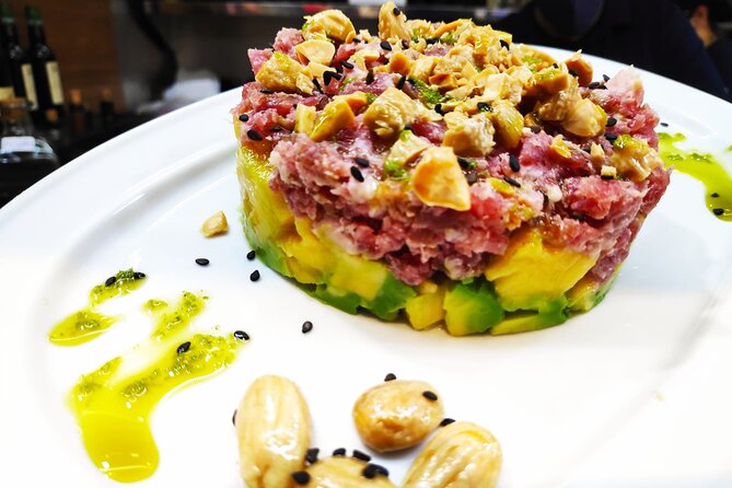PREMIUM TAPAS TOUR: Paella, Market Tastings, and Winery - The guides make the difference