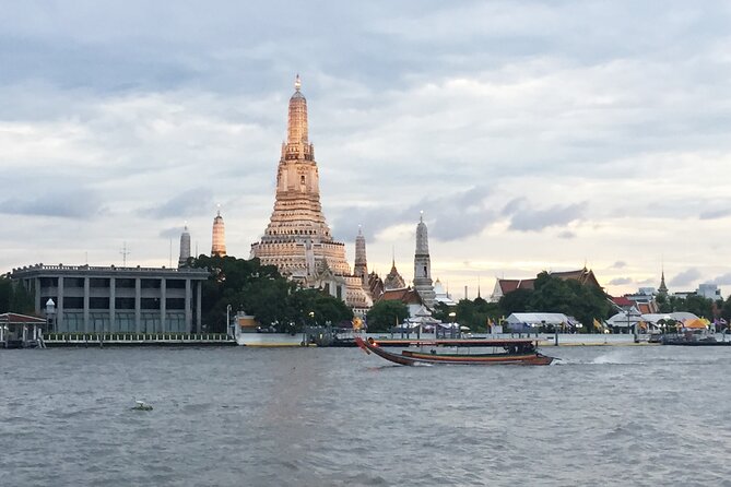 Private 3 Days Tour in Bangkok, Ayutthaya and Floating market - Day three: the train market and a canal ride to Damnoen Saduak