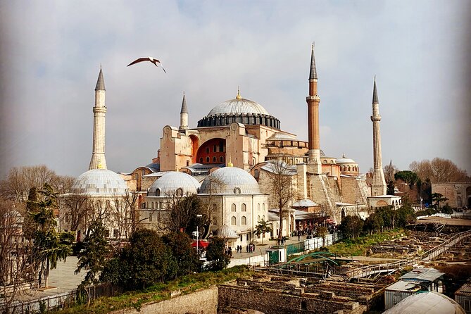 Private 5-6h: Topkapi + Hagia Sophia + Blue Mosque + Grand Bazaar - Hagia Sophia: one building, many layers