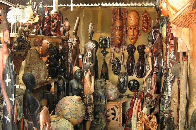Private Accra Market Tour - Lunch at Liv Resto Lounge, with Ghanaian choices