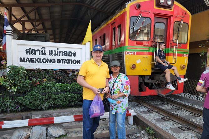 Private Amphawa & Maeklong Railway Market Day Tour with Fireflies - Eating and exploring at Amphawa Floating Market