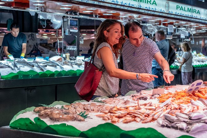 Private Barcelona's Favourite Markets Tour: 10 Tastings - The private format and guide quality