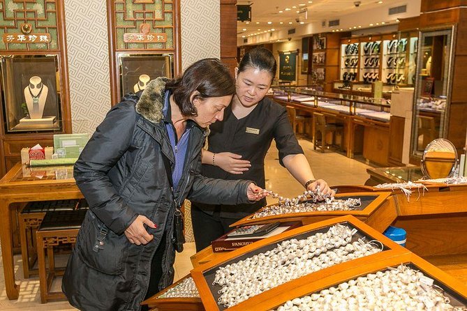 Private Beijing Markets Tour with Tea Tasting at Hongqiao Pearl Market - What the strongest guide experiences add