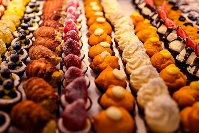 Private Bologna Food & Market Tour with 6 Tastings & Wine - San Petronio and the city’s religious center