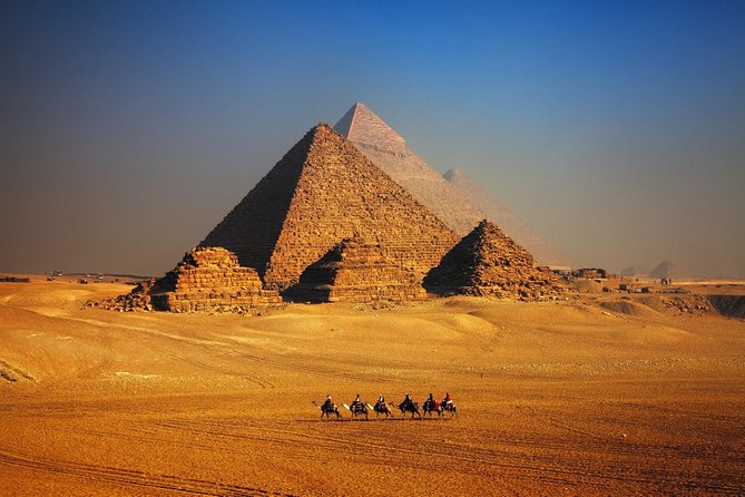 Private Cairo City Tour: Giza Pyramids, Egyptian Museum and Khan Khalili Bazaar - The Egyptian Museum: pharaohs, gold, and mummies