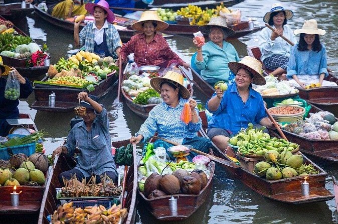 Private Damnoen Saduak Floating Market and Train Market Tour - Guides, vehicles, and the value of a private tour