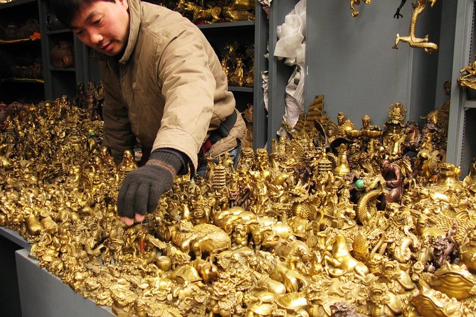 Private Distinctive Market Tour with Shaomai Lunch and Full Massage in Beijing - Panjiayuan Ghost Market and the pleasure of browsing without a plan