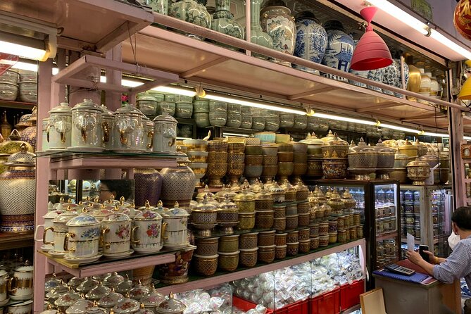 Private Exclusive Guided Chatuchak Weekend Market Shopping Tour - Who should book this Chatuchak experience?