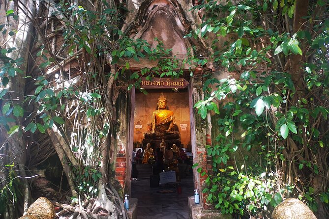 Private Excursion to Maeklong Railway & Amphawa Floating Markets - Amphawa by foot and longtail boat