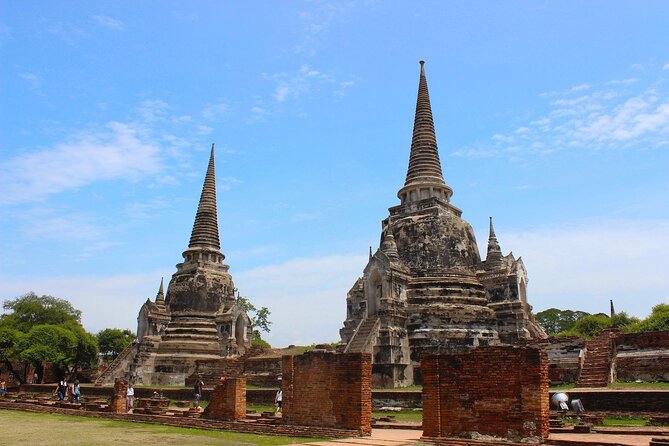 Private Floating Market and Historical Ayutthaya Sightseeing Tour - Damnoen Saduak by boat, not just by foot