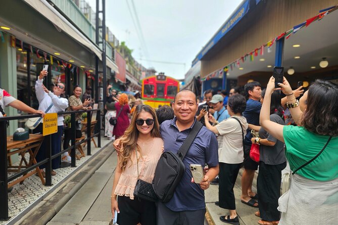 Private Floating Market, Train Market and After Rain Cafe Tour - Damnoen Saduak by Motor Boat