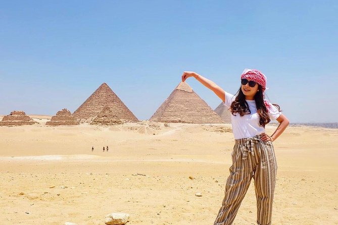 Private Full-Day Tour Visiting Giza Pyramids, Egyptian Museum and Old Market - Menkaure and Khafre: two different pyramid stories