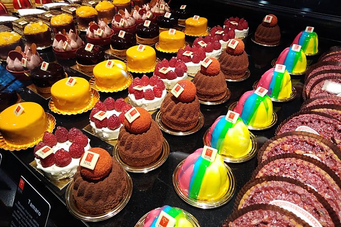 Private Gourmet Tour : Halles Paul Bocuse Covered Market - Guide Claire’s biggest strength: clear stories with a light touch
