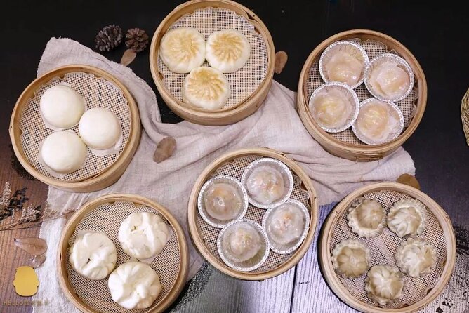 Private Guangzhou Food Tour Michelin Restaurant&Local Food Market - Fresh seafood at Huangsha aquatic market