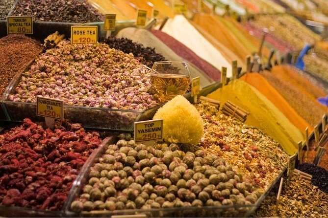 Private Guided Tour Hagia Sophia, Cistern, Topkapi and Bazaar - Ending among 4,000 shops at the Grand Bazaar