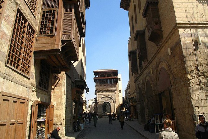 Private Guided Tour To Islamic Cairo & Bazaar - Al-Hussein Mosque and the religious heart of the old city