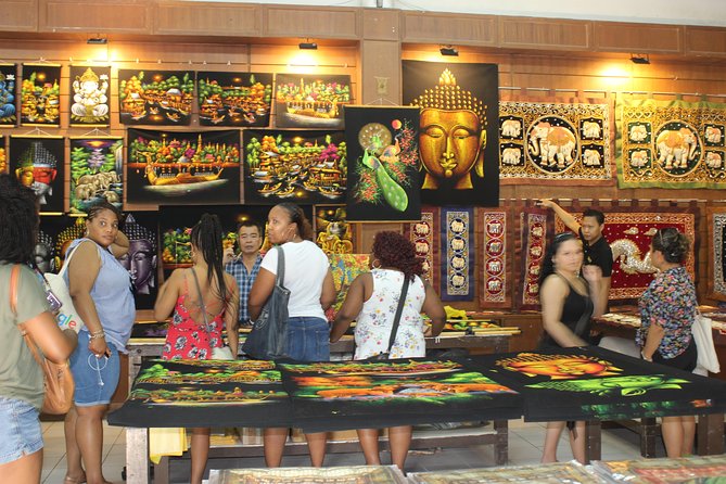 Private Guided Tour to Train Market and Damnoensaduak Floating Market - Why the private format matters