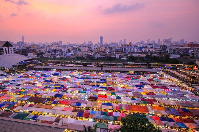 Private Guided Tour to Train Market and Damnoensaduak Floating Market - The drive is the biggest practical drawback