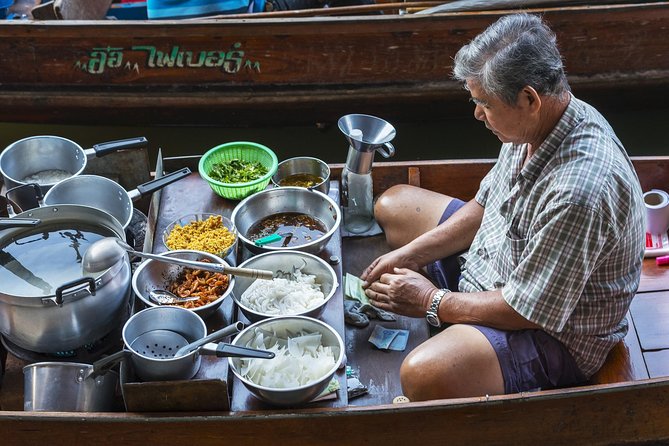 Private Guided Tour to Train Market and Damnoensaduak Floating Market - Who should book this experience