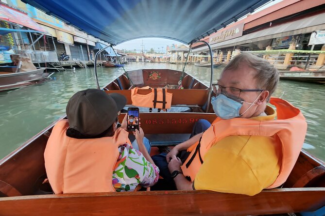 Private Maeklong Railway Market and Amphawa Day Tour from Bangkok - Wat Bang Kung and its short historical stop