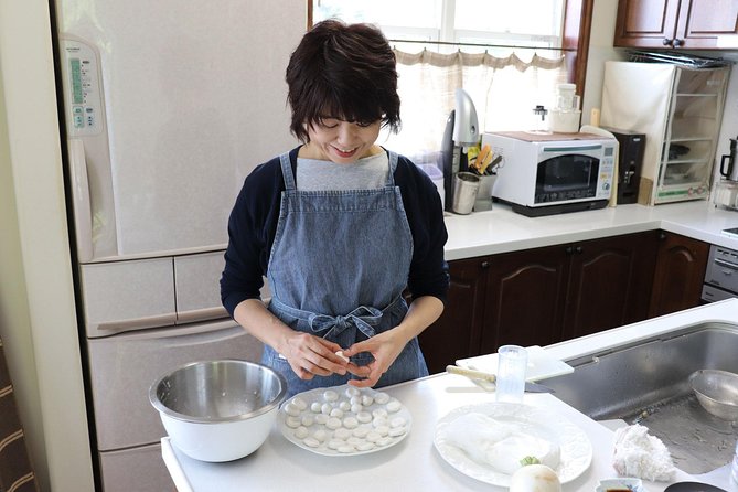 Private Market Tour and Cooking Class with Kanae, a Sapporo Local - Lunch with local alcohol included
