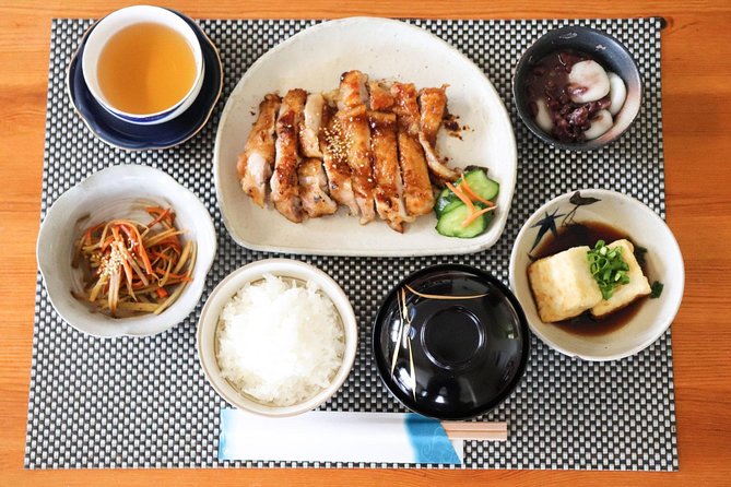 Private Market Tour and Cooking Class with Kanae, a Sapporo Local - What the private format adds
