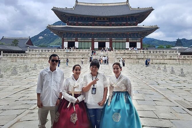 Private Seoul City Tour Palace, village, temple, market - Insadong for Crafts, Art, and Traditional Shops