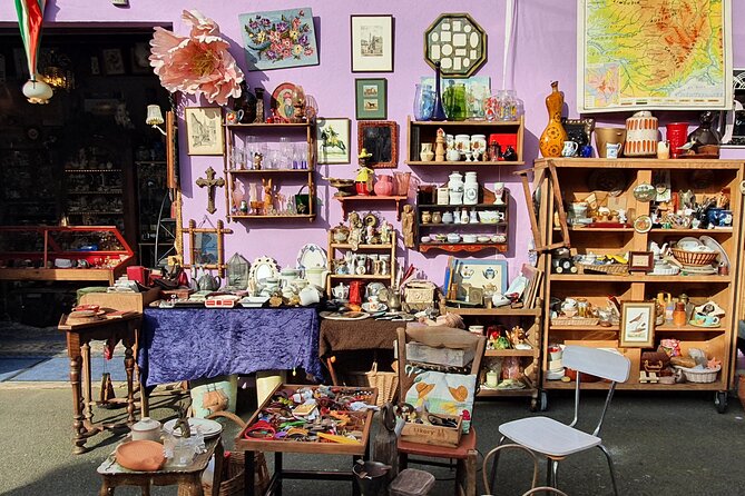 Private shopping tour at the Paris Antique Flea Market - A four-hour route shaped around your wish list