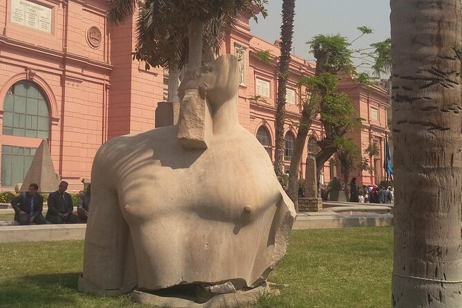 Private sightseeing Tour: Giza Pyramids, Egyptian Museum and Khan Khalili Bazaar - Two hours inside the Egyptian Museum